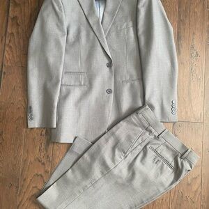 Men's Light Gray Suit Blazer and Pants